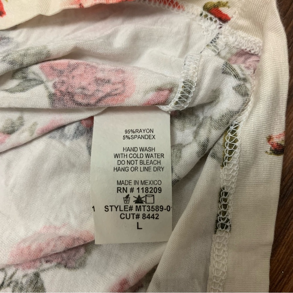 Forever 21 White Rose Floral Sleeveless Lightweight Tank Top Women’s Size L - Picture 2 of 6